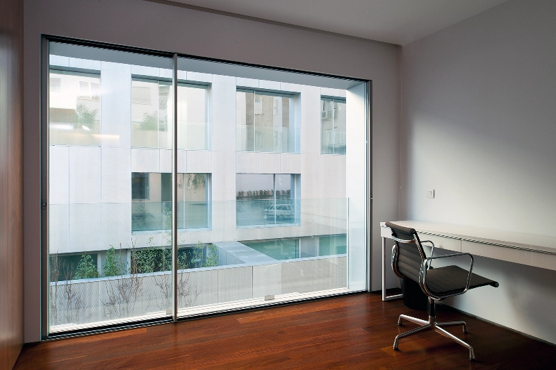oversized glass sliding aluminium doors